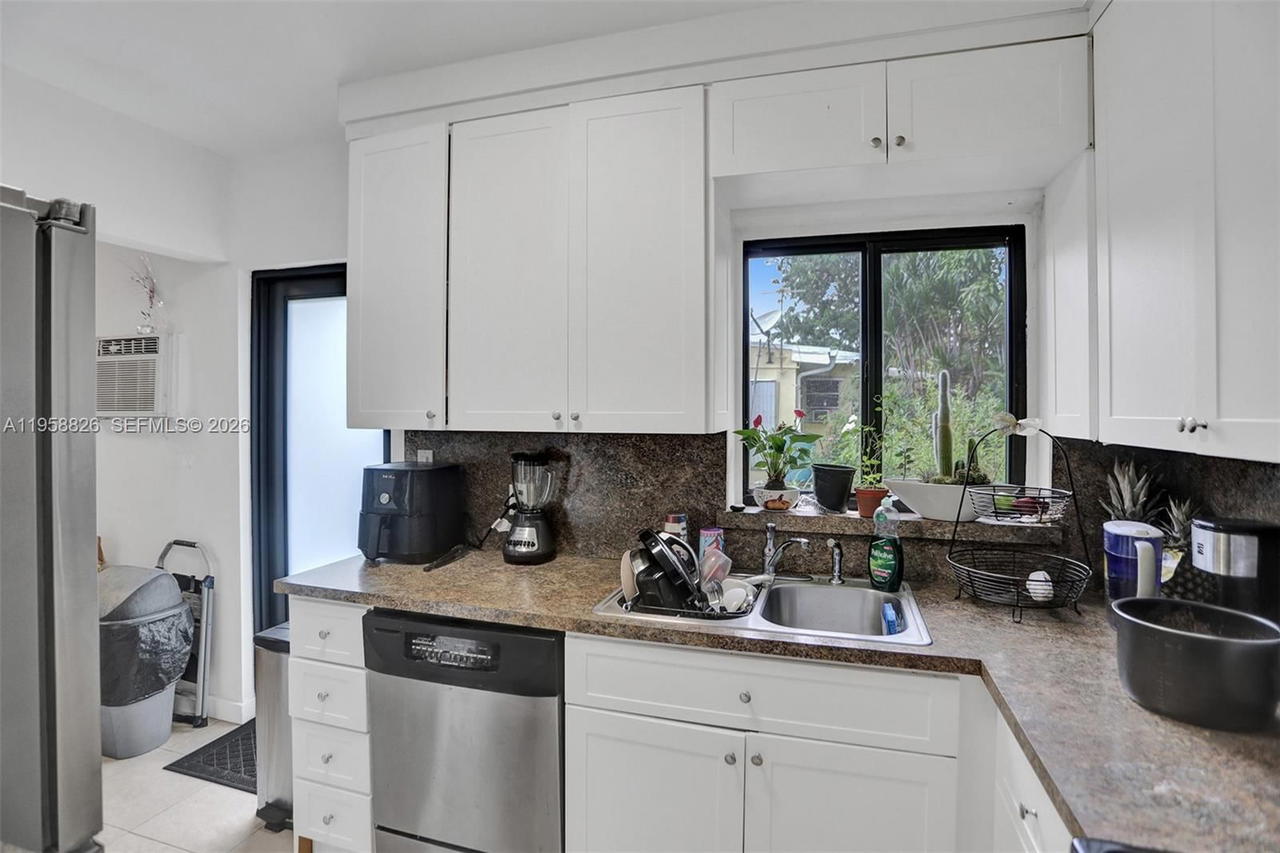 Real estate property located at 3255 60th Ave, Miami-dade, Schenley Park Sec 2, Miami, FL