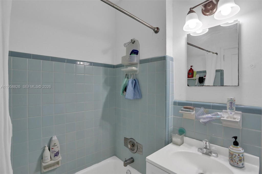 Real estate property located at 3255 60th Ave, Miami-dade, Schenley Park Sec 2, Miami, FL