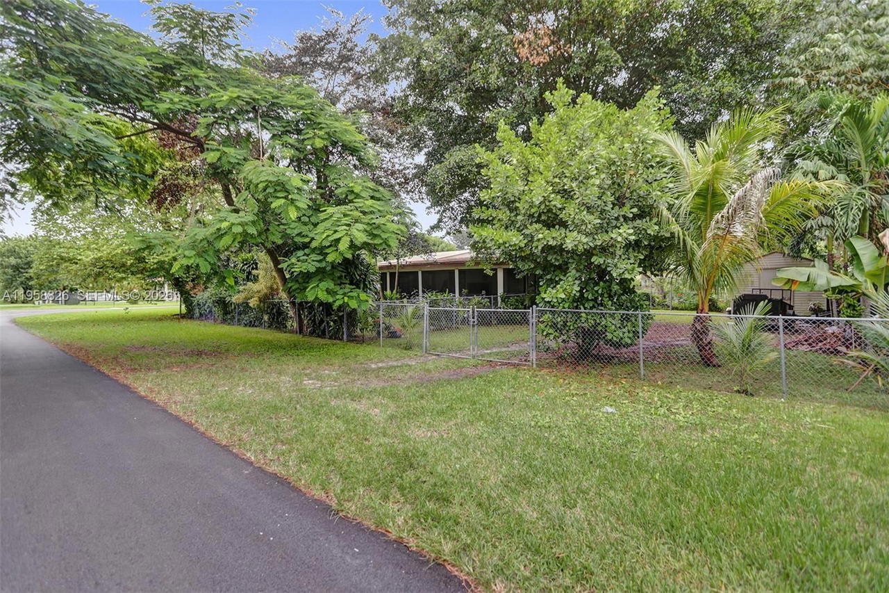 Real estate property located at 3255 60th Ave, Miami-dade, Schenley Park Sec 2, Miami, FL