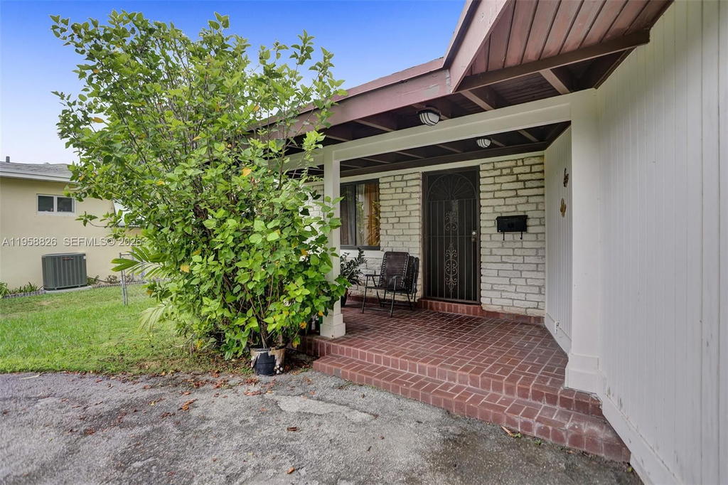 Real estate property located at 3255 60th Ave, Miami-dade, Schenley Park Sec 2, Miami, FL
