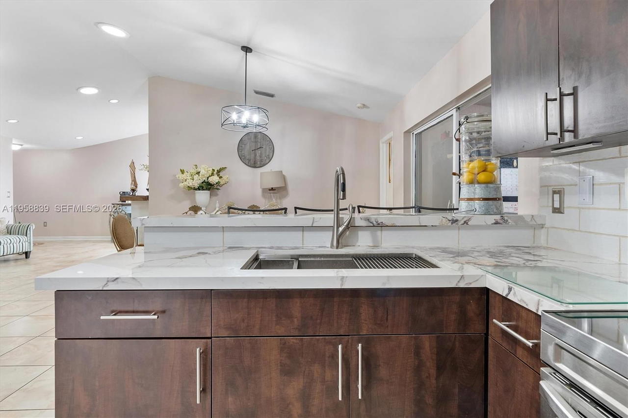 Real estate property located at 16834 70th Ave, Miami-dade, Lakes Of Palm Springs, Hialeah, FL