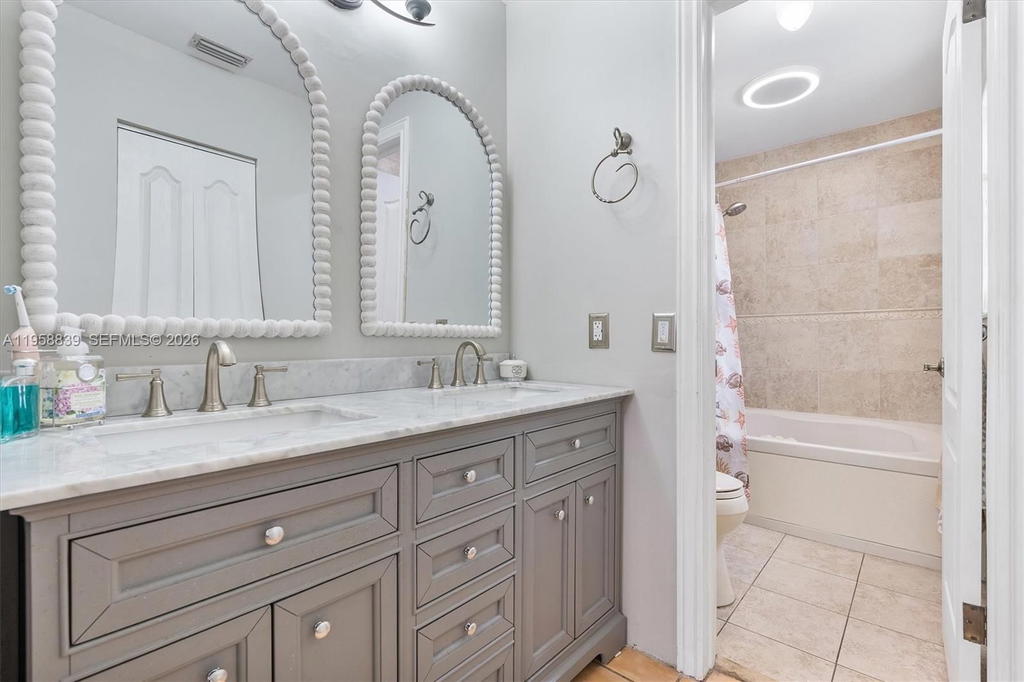 Real estate property located at 16834 70th Ave, Miami-dade, Lakes Of Palm Springs, Hialeah, FL