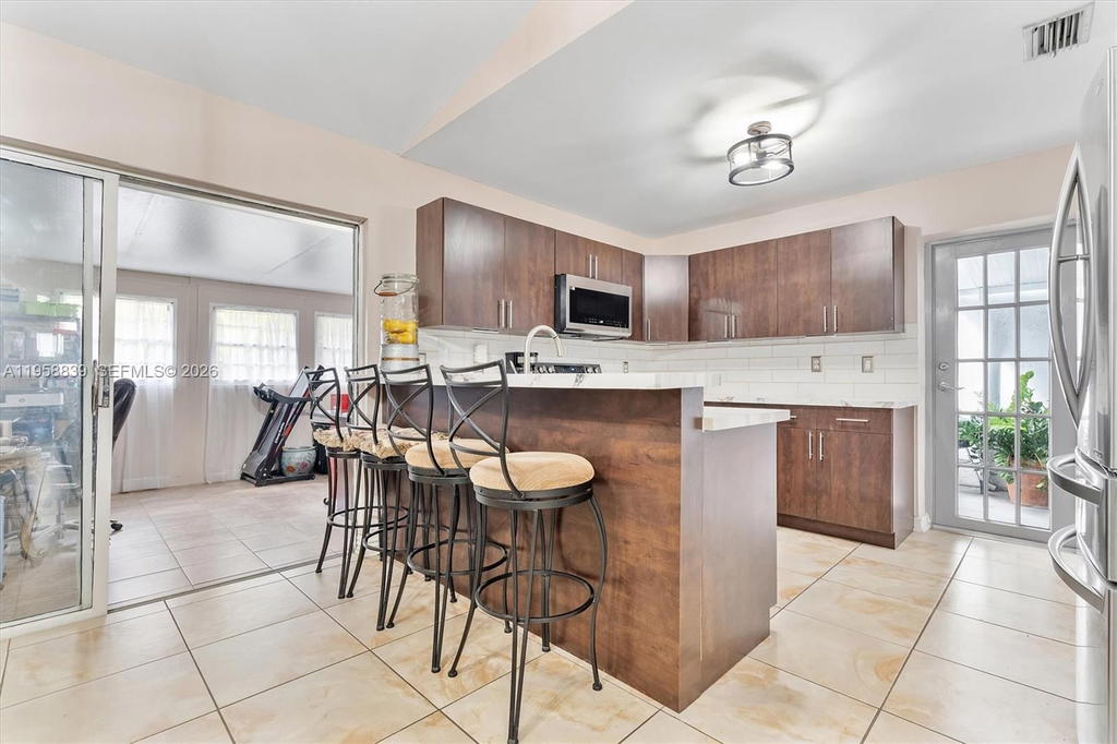 Real estate property located at 16834 70th Ave, Miami-dade, Lakes Of Palm Springs, Hialeah, FL