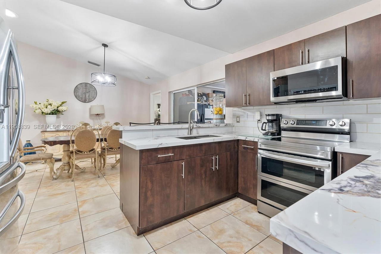 Real estate property located at 16834 70th Ave, Miami-dade, Lakes Of Palm Springs, Hialeah, FL