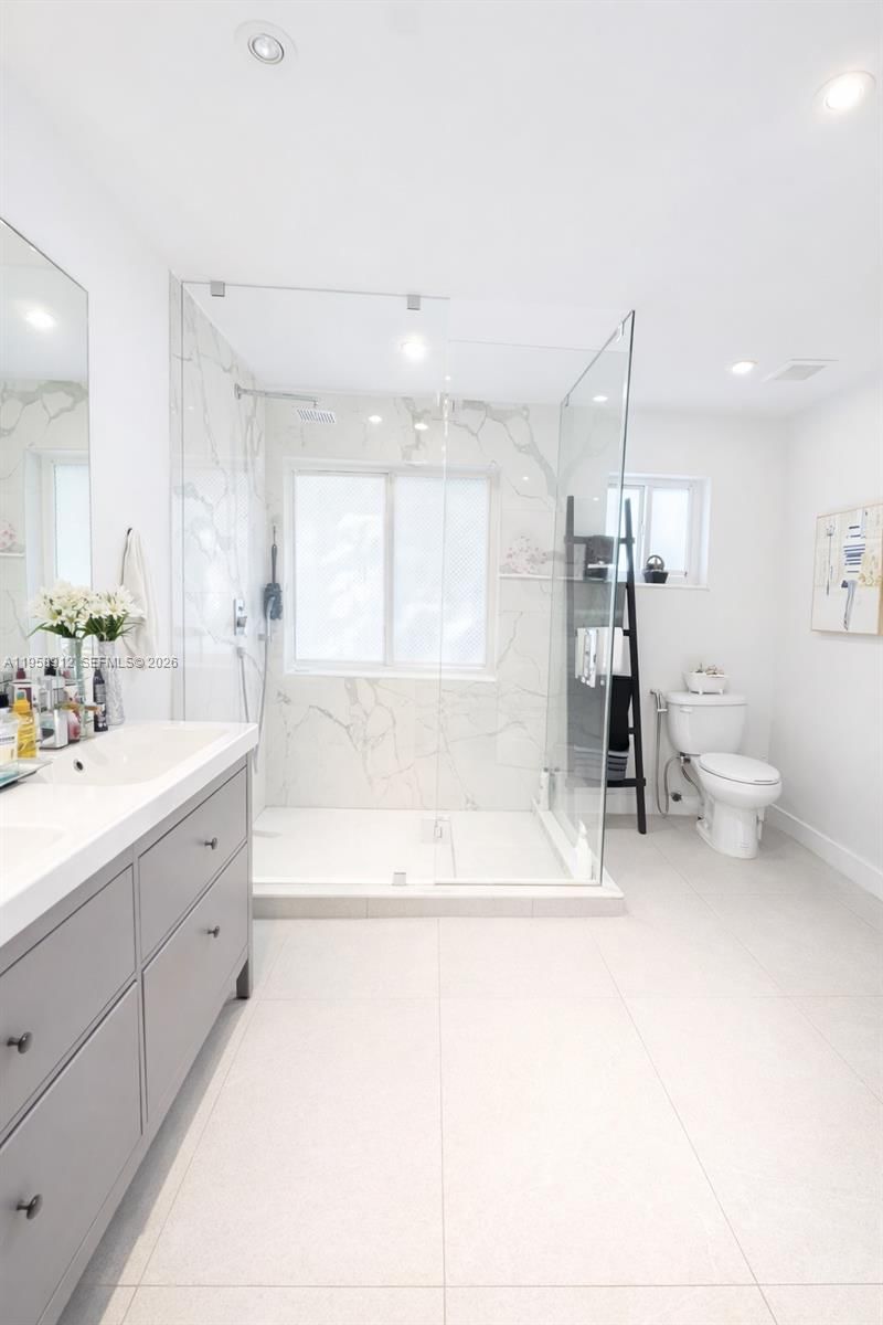 Real estate property located at 16308 83rd Ln, Miami-dade, Lago Mar West, Miami, FL