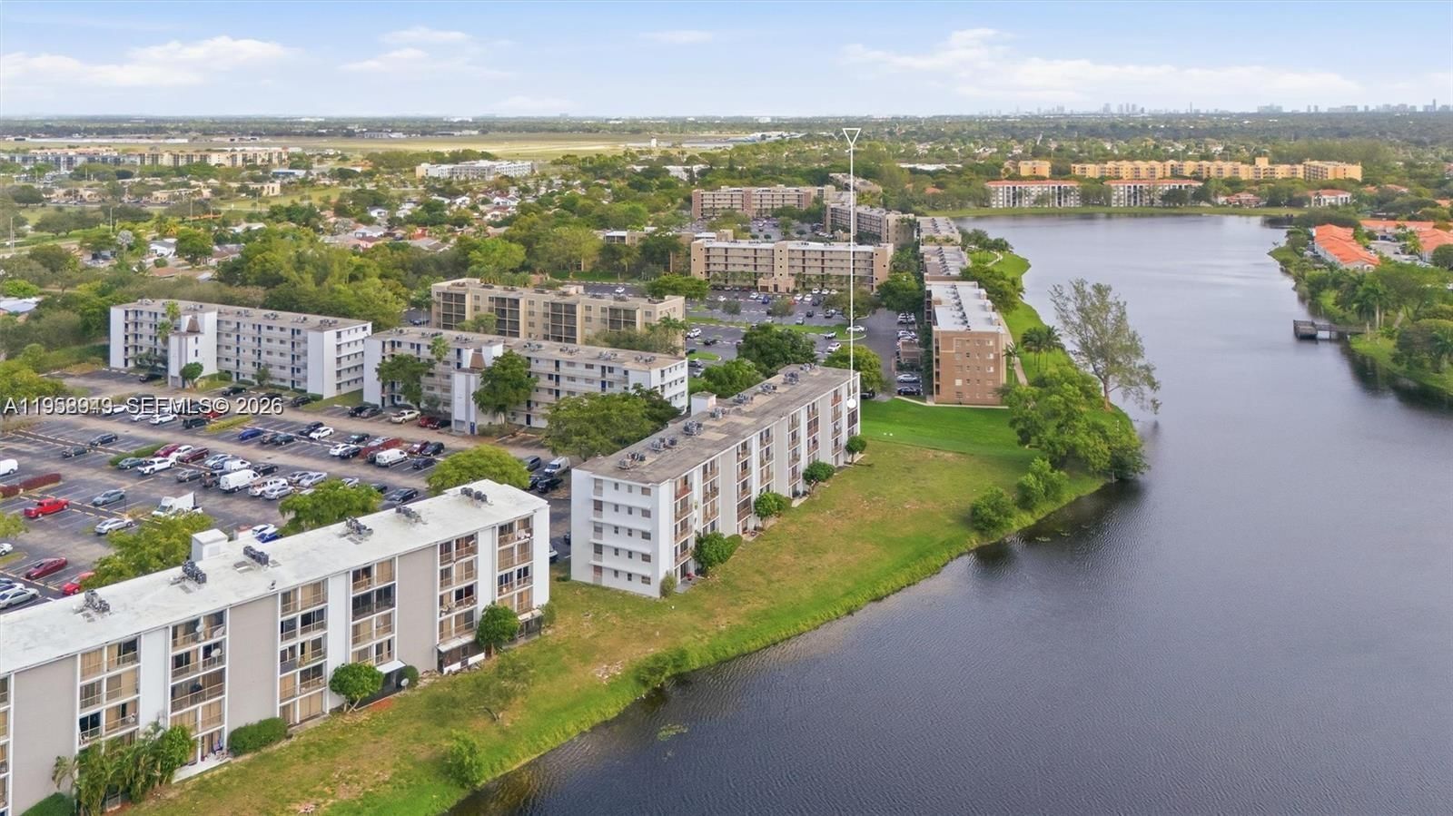 Real estate property located at 8560 Sherman Cir #401, Broward, Lakeshore At University P, Miramar, FL