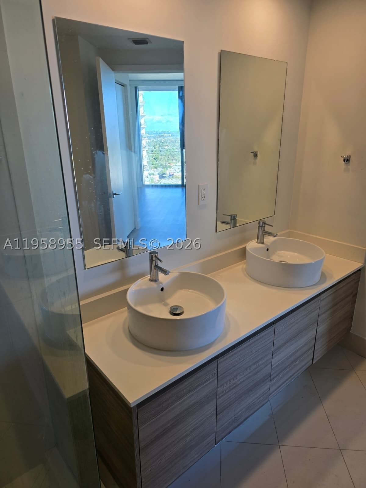 Real estate property located at 121 34th St #2816, Miami-dade, 3401 Midtown Condo, Miami, FL