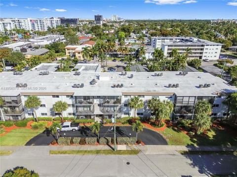 Real estate property located at 701 1st Ct #110, Broward, Casa Blanca, Hallandale Beach, FL