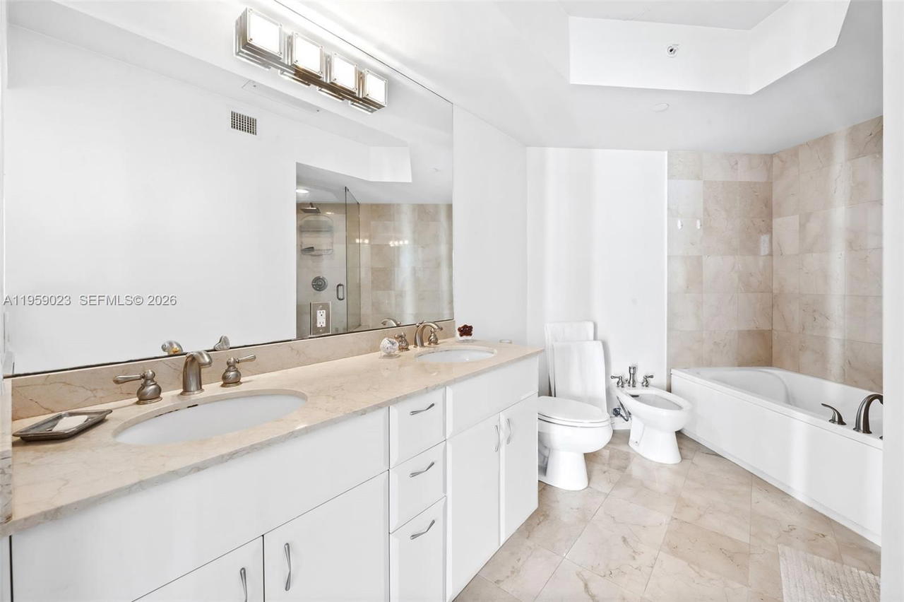 Real estate property located at 6365 Collins Ave #1008, Miami-dade, Akoya Condo, Miami Beach, FL