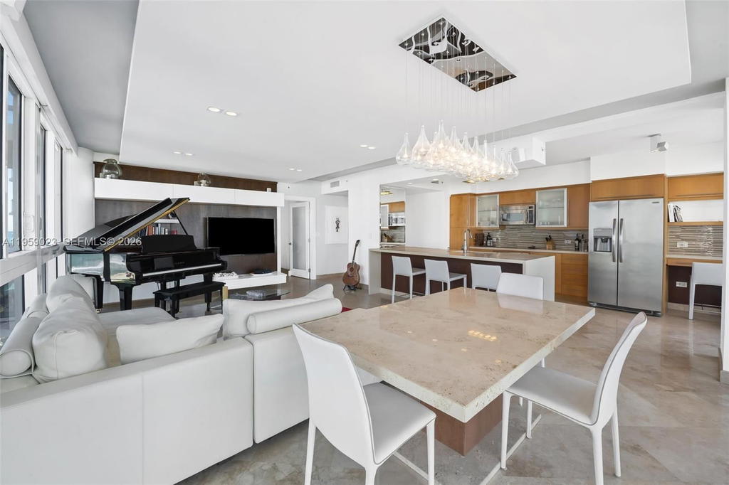Real estate property located at 6365 Collins Ave #1008, Miami-dade, Akoya Condo, Miami Beach, FL