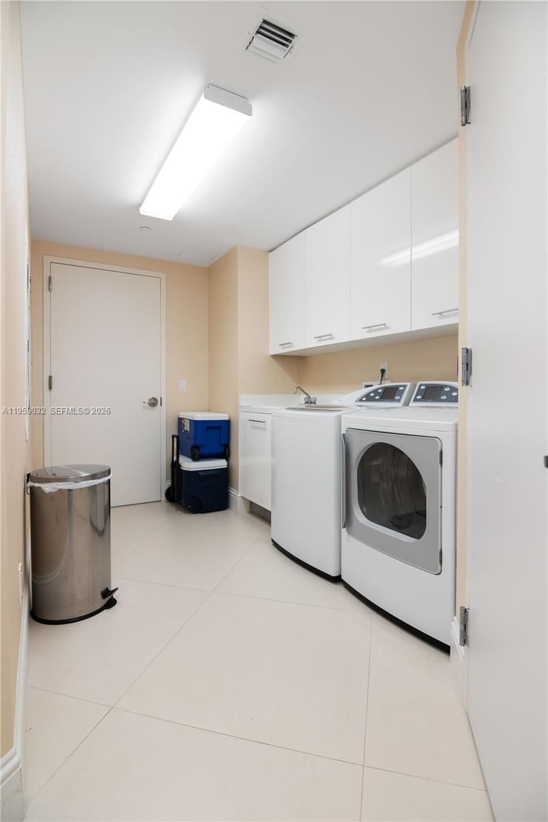 Real estate property located at 2711 Ocean Dr #2205, Broward, 2711 Hollywood Beach Cond, Hollywood, FL