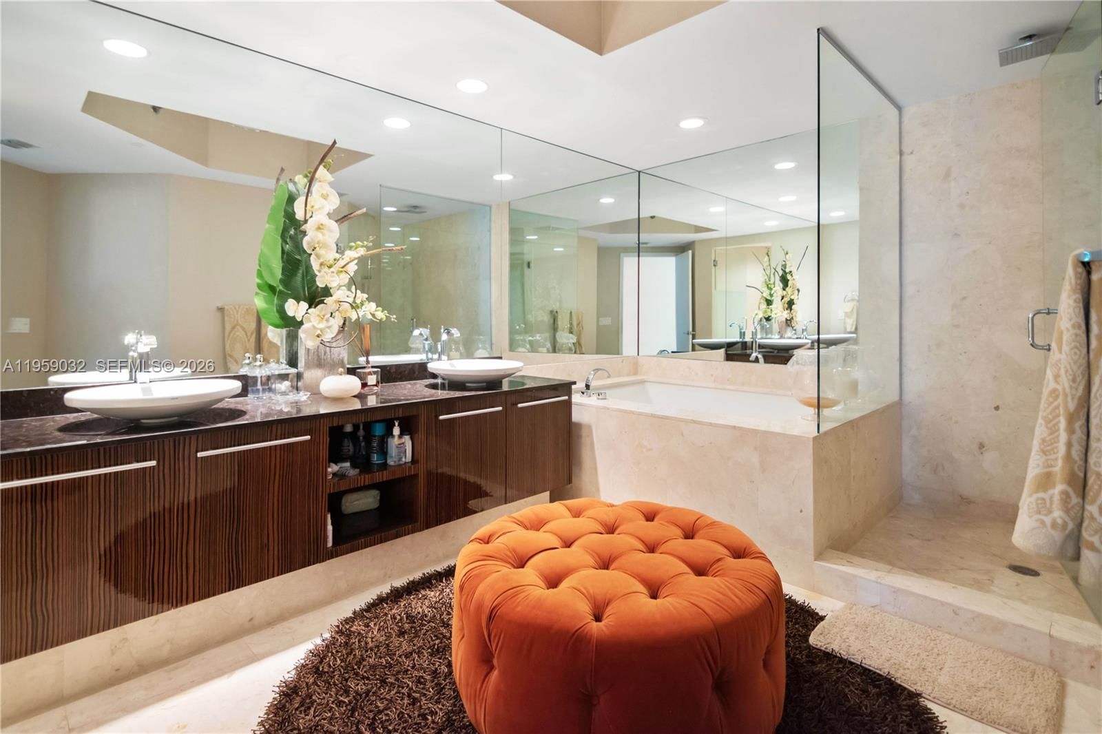 Real estate property located at 2711 Ocean Dr #2205, Broward, 2711 Hollywood Beach Cond, Hollywood, FL