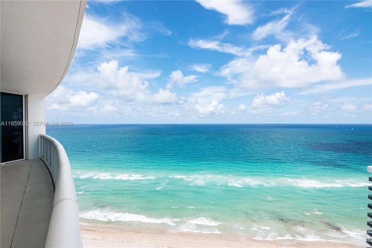 Real estate property located at 2711 Ocean Dr #2205, Broward, 2711 Hollywood Beach Cond, Hollywood, FL