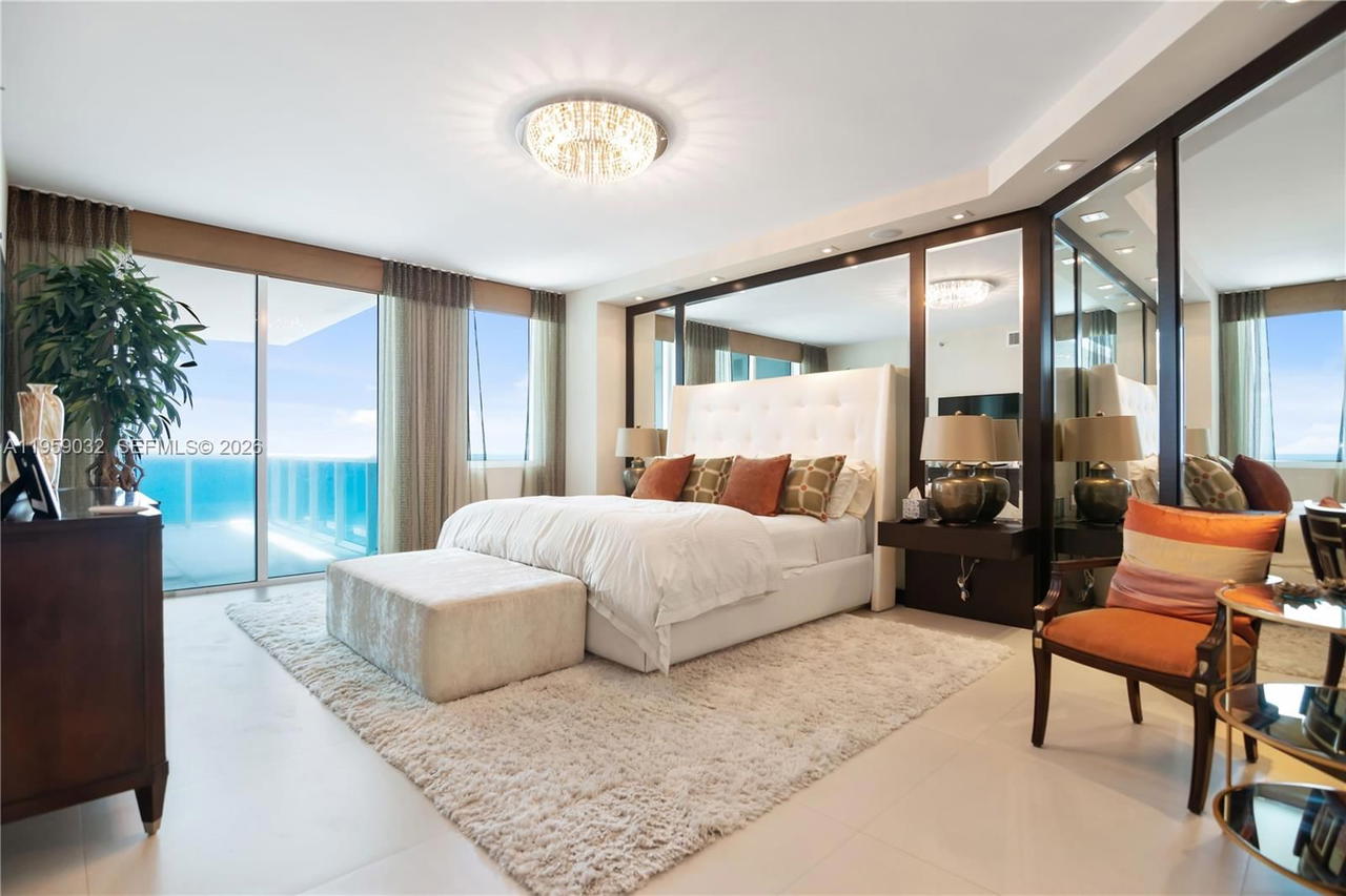 Real estate property located at 2711 Ocean Dr #2205, Broward, 2711 Hollywood Beach Cond, Hollywood, FL