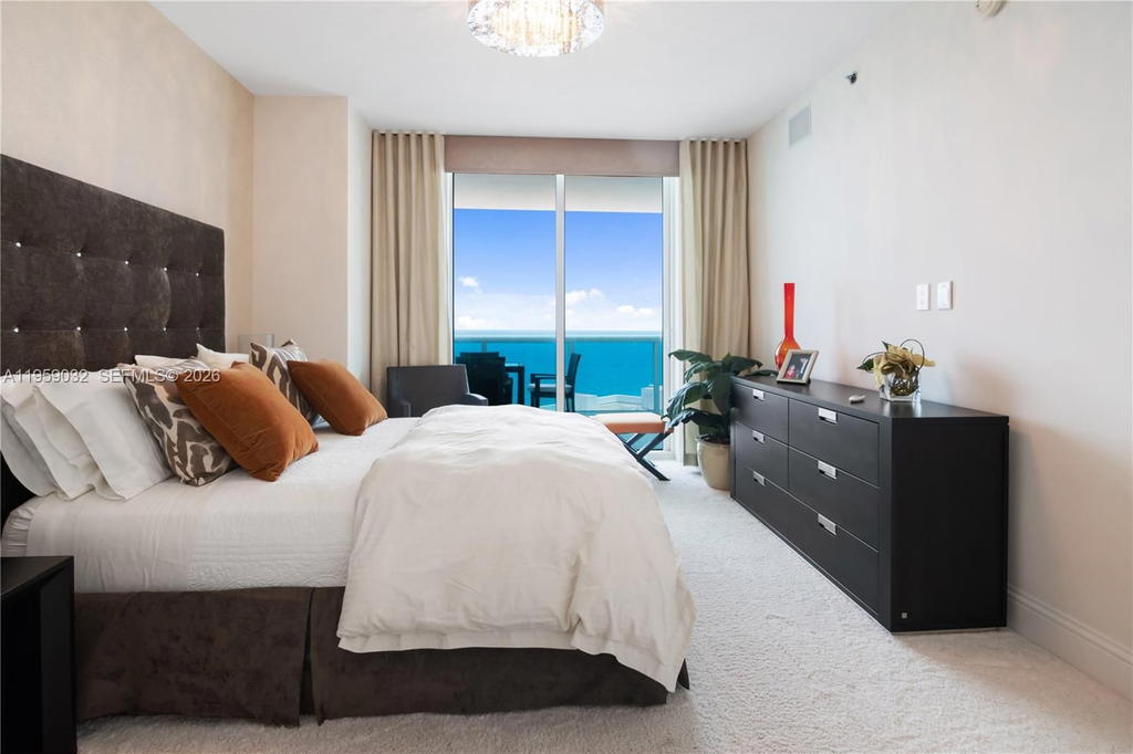 Real estate property located at 2711 Ocean Dr #2205, Broward, 2711 Hollywood Beach Cond, Hollywood, FL