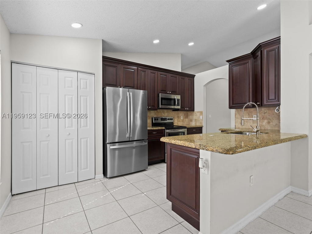 Real estate property located at 1861 142nd Ter, Broward, Pembroke Falls Phase 7, Pembroke Pines, FL