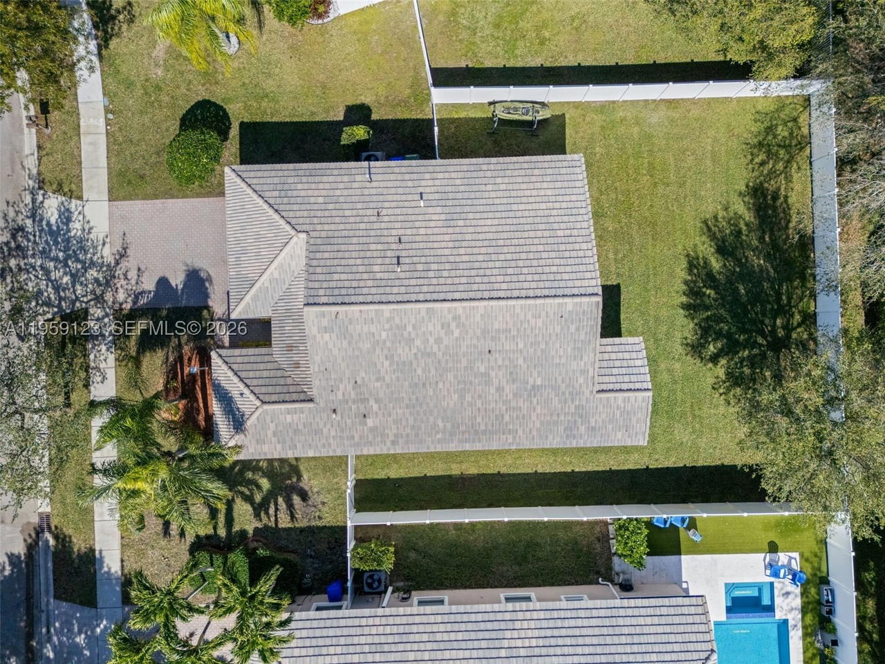 Real estate property located at 1861 142nd Ter, Broward, Pembroke Falls Phase 7, Pembroke Pines, FL