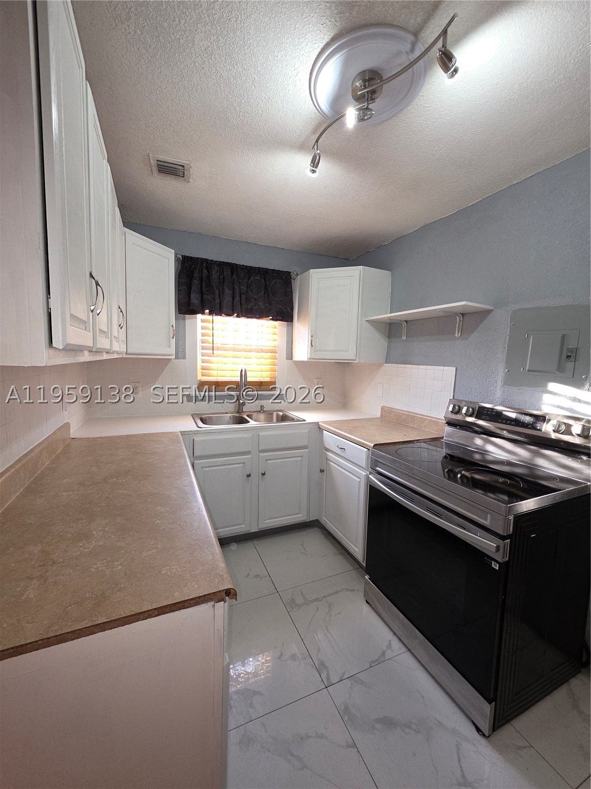 Real estate property located at 2401 56th St, Miami-dade, Syrola Pines, Miami, FL