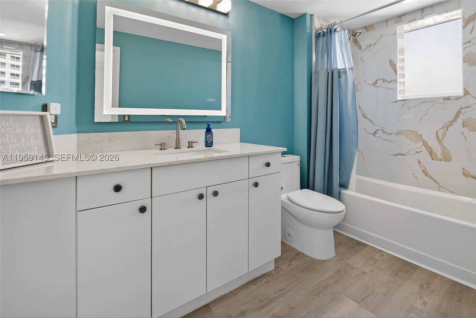 Real estate property located at 21050 Point Pl #2301, Miami-dade, Atlantic Iii At The Point, Aventura, FL