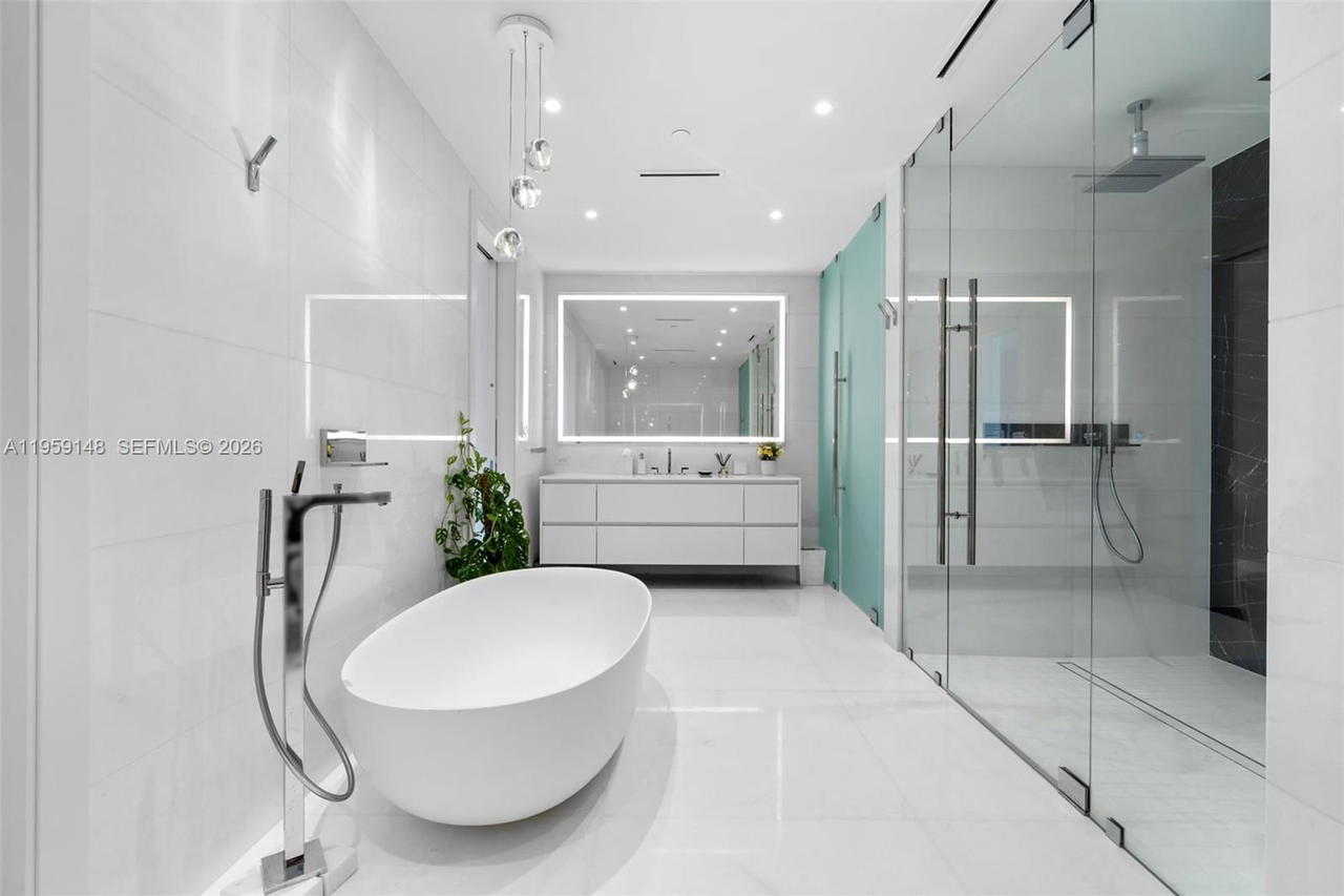 Real estate property located at 300 Biscayne Blvd Way #4602, Miami-dade, Aston Martin, Miami, FL
