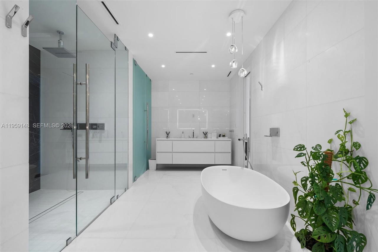 Real estate property located at 300 Biscayne Blvd Way #4602, Miami-dade, Aston Martin, Miami, FL