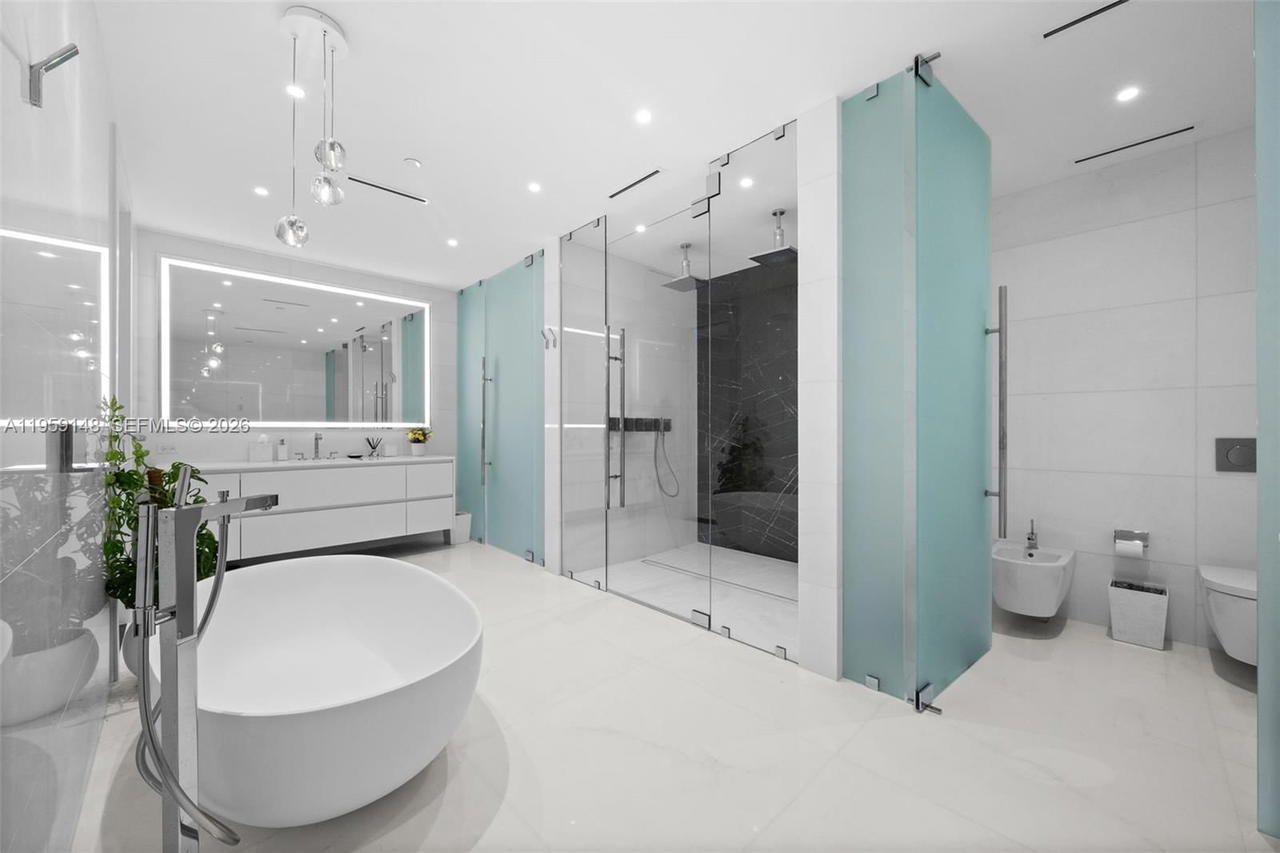 Real estate property located at 300 Biscayne Blvd Way #4602, Miami-dade, Aston Martin, Miami, FL