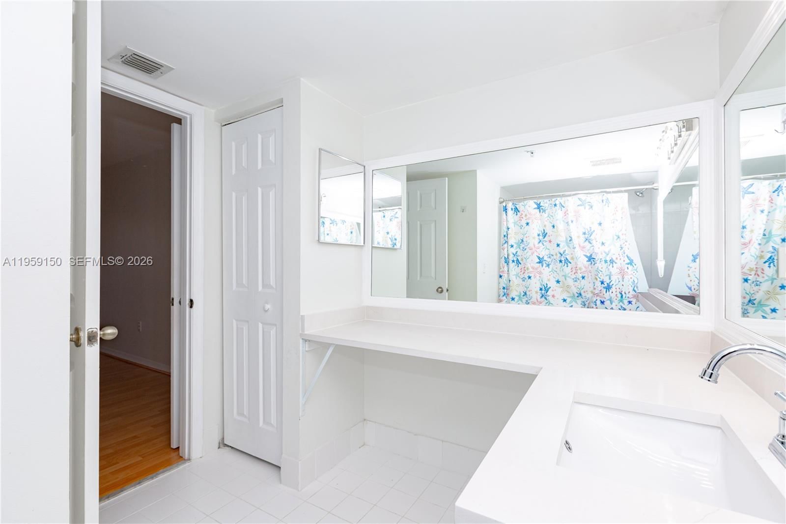 Real estate property located at 11133 8th St #306, Broward, Devonaire Condo At Pembro, Pembroke Pines, FL