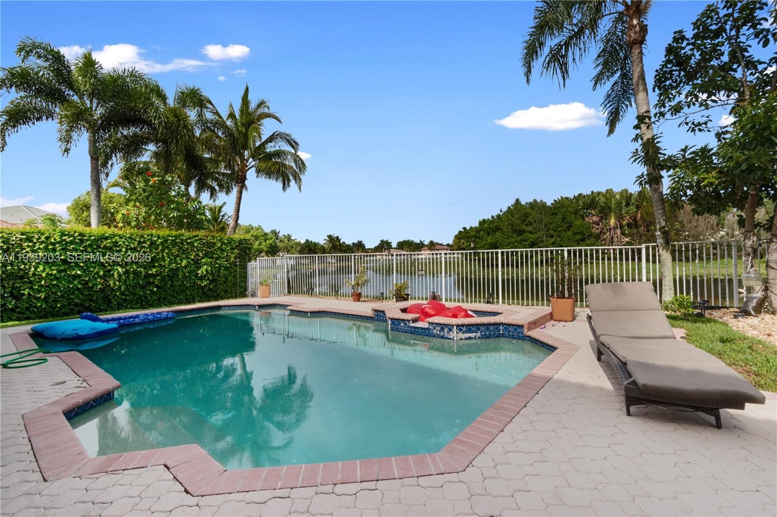 Real estate property located at 1095 Chenille Cir, Broward, Sector 2-parcels 9 & 10, Weston, FL