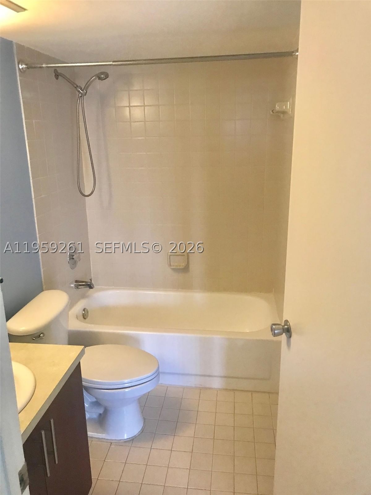 Real estate property located at 6272 186th St #114, Miami-dade, Mediterranean Villas Cond, Hialeah, FL