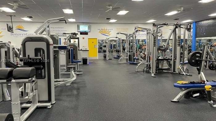 Real estate property located at 402 Lakeview Dr #201, Broward, Racquet Club Apartments A, Weston, FL