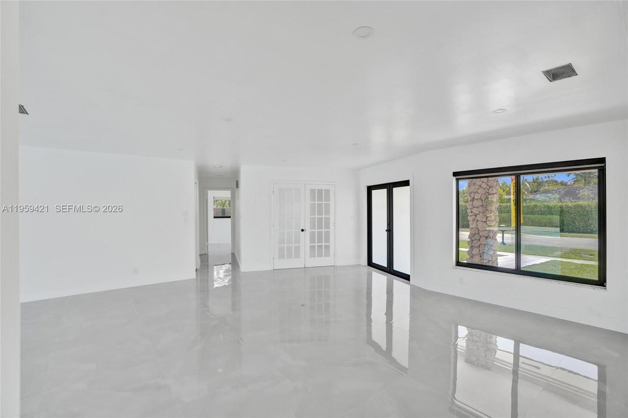 Real estate property located at 16653 Golfview Dr, Broward, Bonaventure Lakes 3rd Add, Weston, FL