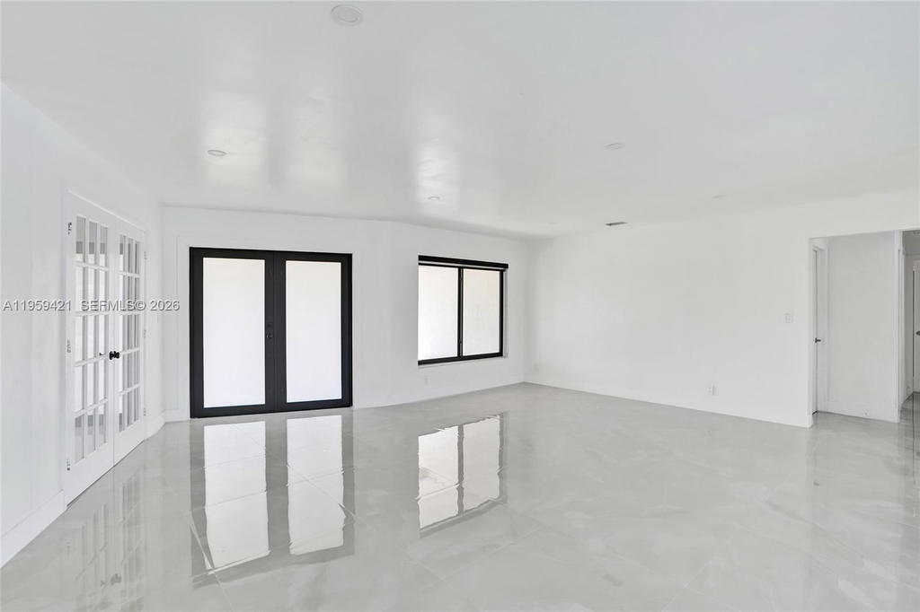 Real estate property located at 16653 Golfview Dr, Broward, Bonaventure Lakes 3rd Add, Weston, FL