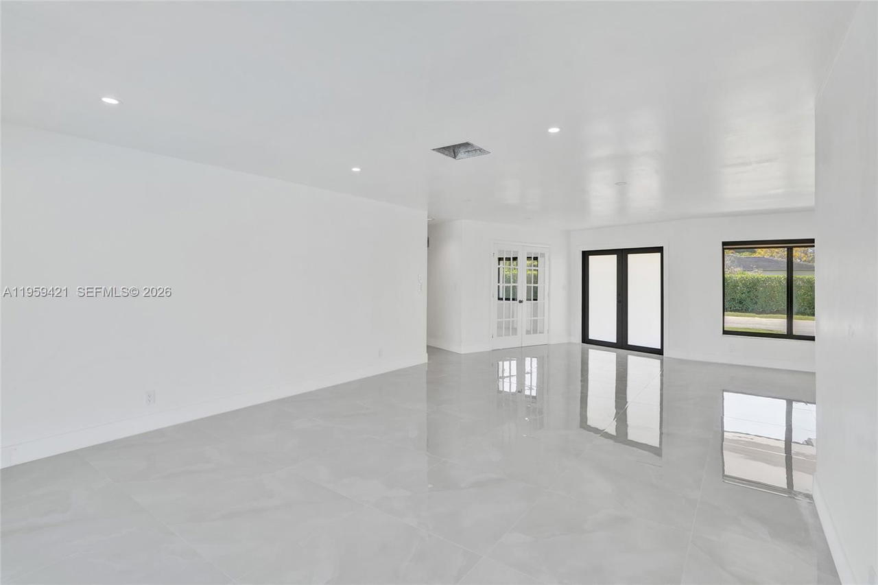 Real estate property located at 16653 Golfview Dr, Broward, Bonaventure Lakes 3rd Add, Weston, FL