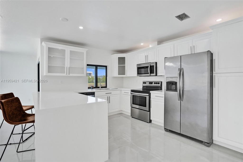 Real estate property located at 16653 Golfview Dr, Broward, Bonaventure Lakes 3rd Add, Weston, FL