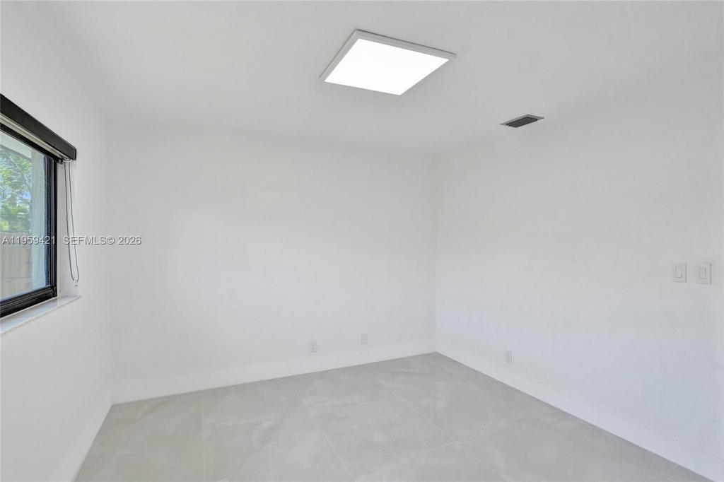 Real estate property located at 16653 Golfview Dr, Broward, Bonaventure Lakes 3rd Add, Weston, FL