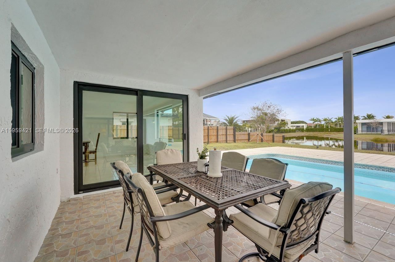 Real estate property located at 16653 Golfview Dr, Broward, Bonaventure Lakes 3rd Add, Weston, FL