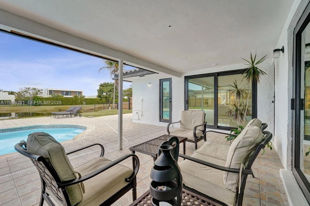 Real estate property located at 16653 Golfview Dr, Broward, Bonaventure Lakes 3rd Add, Weston, FL