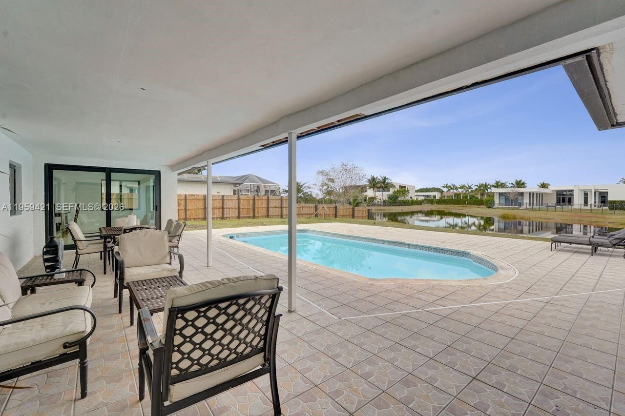 Real estate property located at 16653 Golfview Dr, Broward, Bonaventure Lakes 3rd Add, Weston, FL