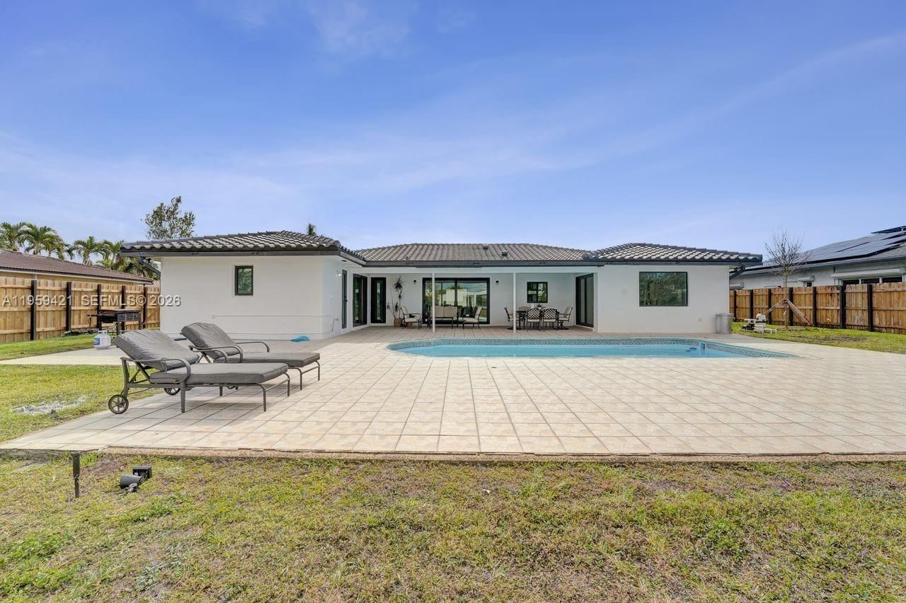 Real estate property located at 16653 Golfview Dr, Broward, Bonaventure Lakes 3rd Add, Weston, FL