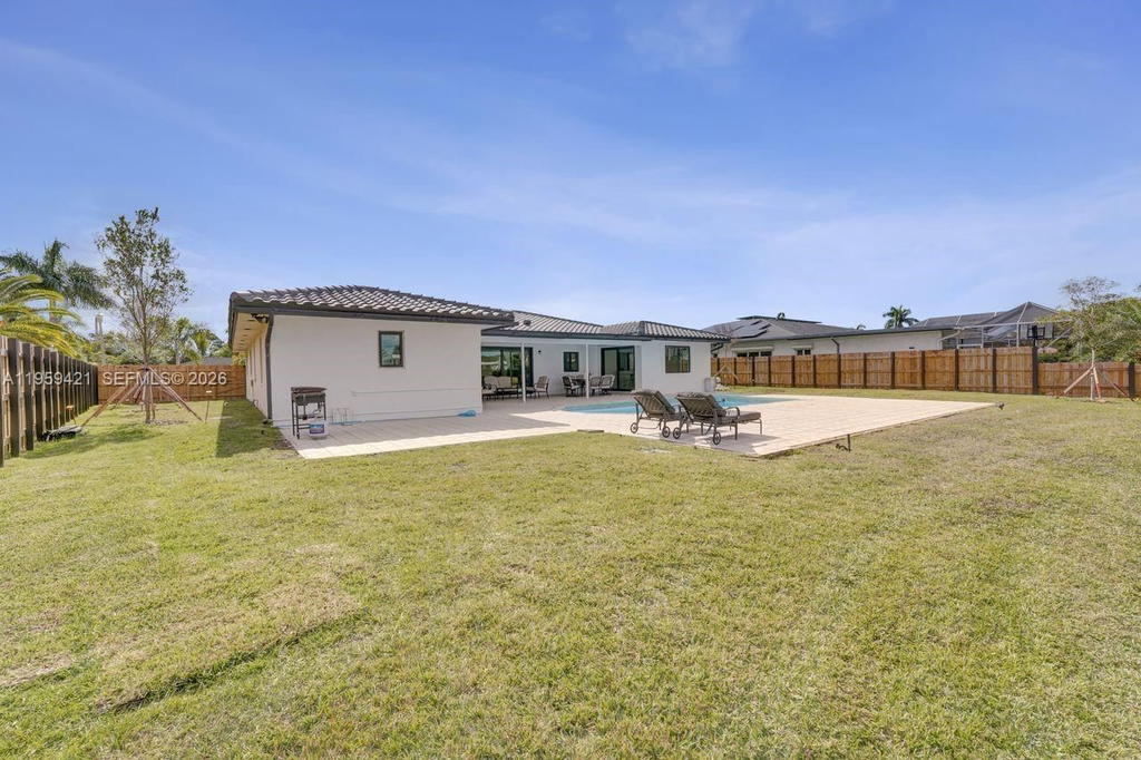 Real estate property located at 16653 Golfview Dr, Broward, Bonaventure Lakes 3rd Add, Weston, FL