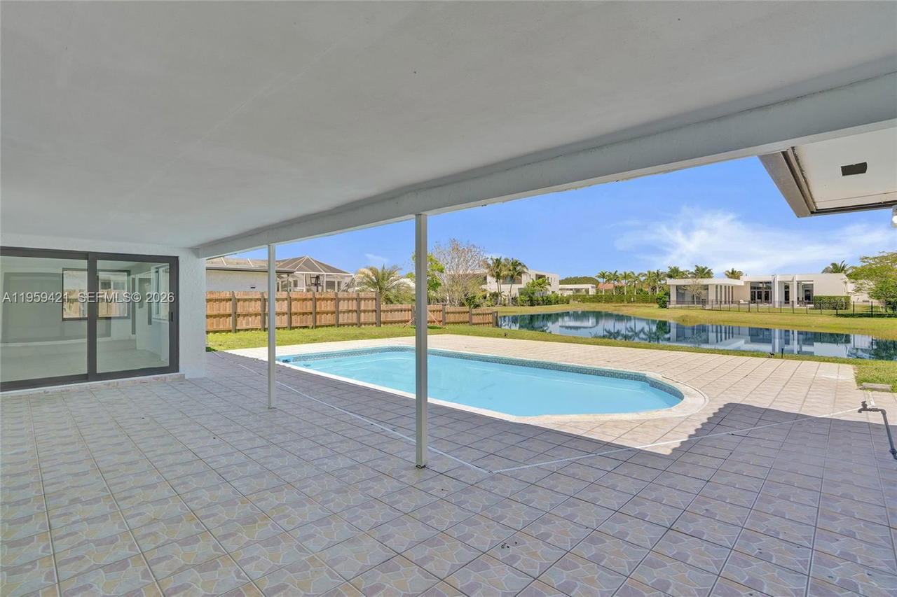 Real estate property located at 16653 Golfview Dr, Broward, Bonaventure Lakes 3rd Add, Weston, FL