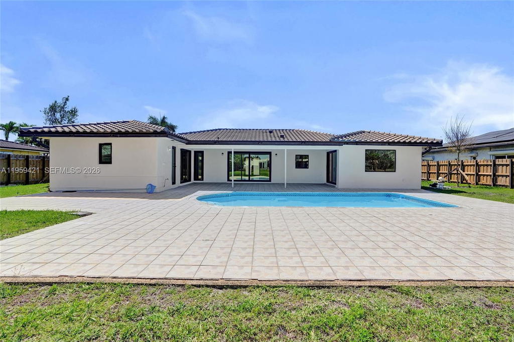 Real estate property located at 16653 Golfview Dr, Broward, Bonaventure Lakes 3rd Add, Weston, FL