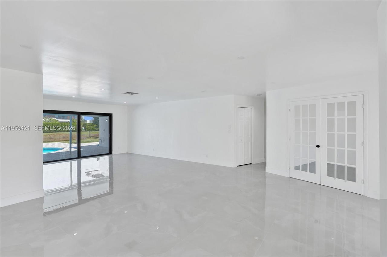 Real estate property located at 16653 Golfview Dr, Broward, Bonaventure Lakes 3rd Add, Weston, FL