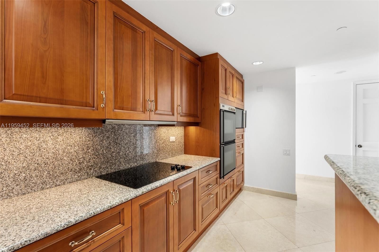 Real estate property located at 7600 Fisher Island Dr #7662, Miami-dade, 7600 Oceanside At Fisher, Miami Beach, FL