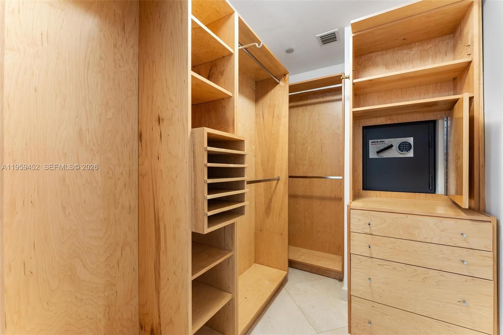 Real estate property located at 7600 Fisher Island Dr #7662, Miami-dade, 7600 Oceanside At Fisher, Miami Beach, FL