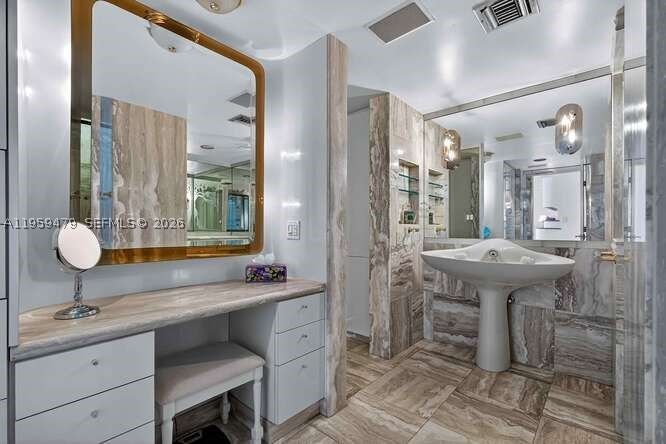 Real estate property located at 2901 Bayshore Dr #17D, Miami-dade, Yacht Harbour Condo, Coconut Grove, FL