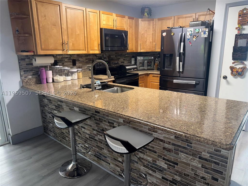 Real estate property located at 5320 190th St, Miami-dade, Monterrey 2nd Addn, Miami Gardens, FL