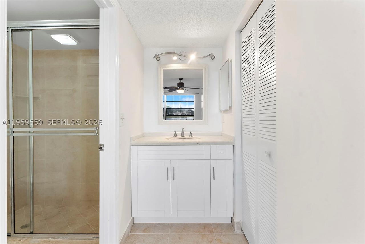 Real estate property located at 3150 Leewood Ter L124, Palm Beach, Lake Windwood Condo, Boca Raton, FL