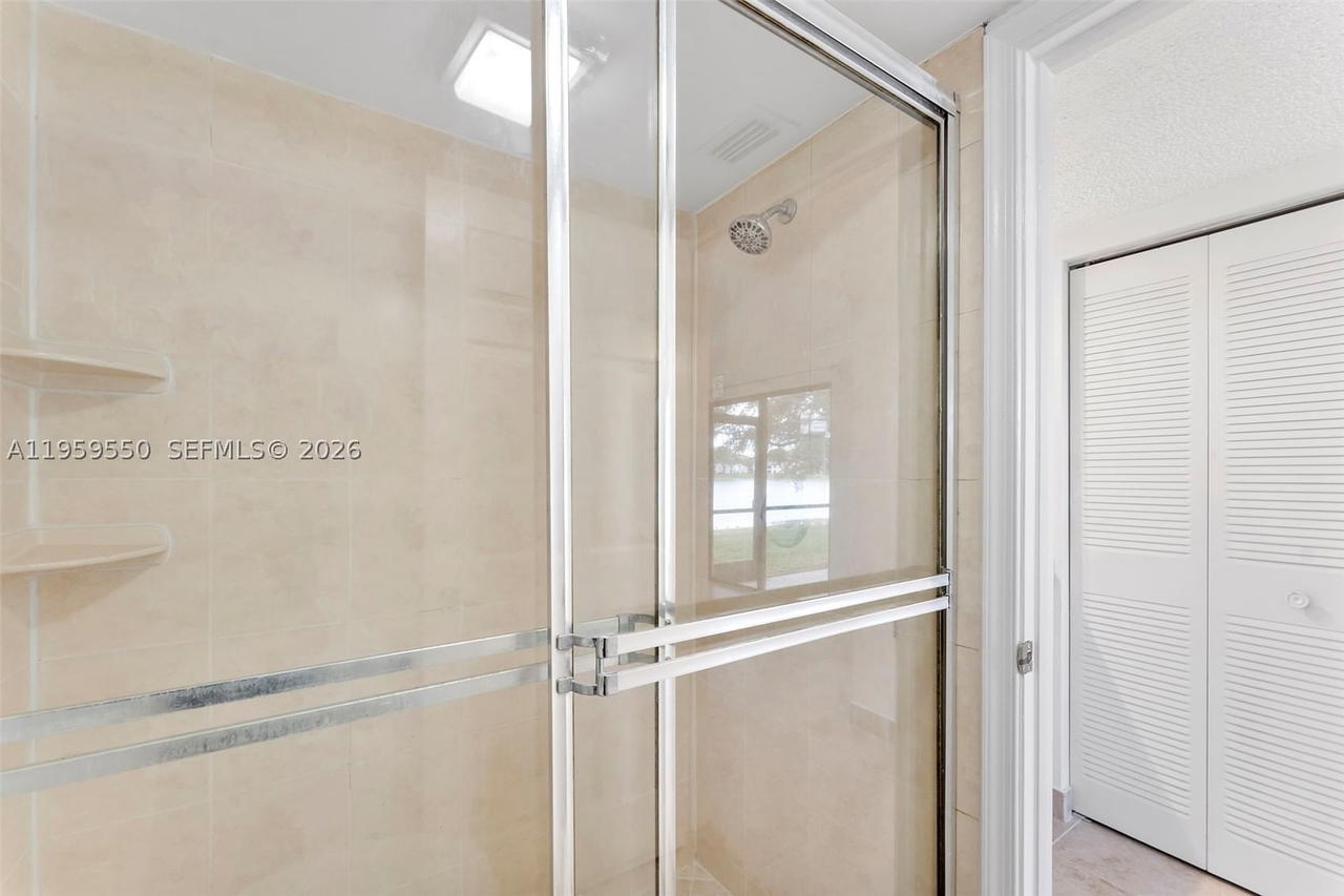 Real estate property located at 3150 Leewood Ter L124, Palm Beach, Lake Windwood Condo, Boca Raton, FL