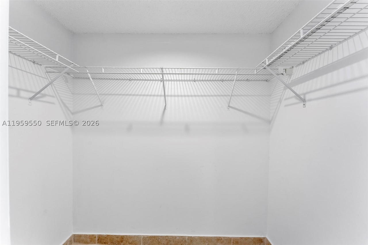 Real estate property located at 3150 Leewood Ter L124, Palm Beach, Lake Windwood Condo, Boca Raton, FL